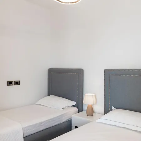 Flower Sea View Апартаменты Саранда