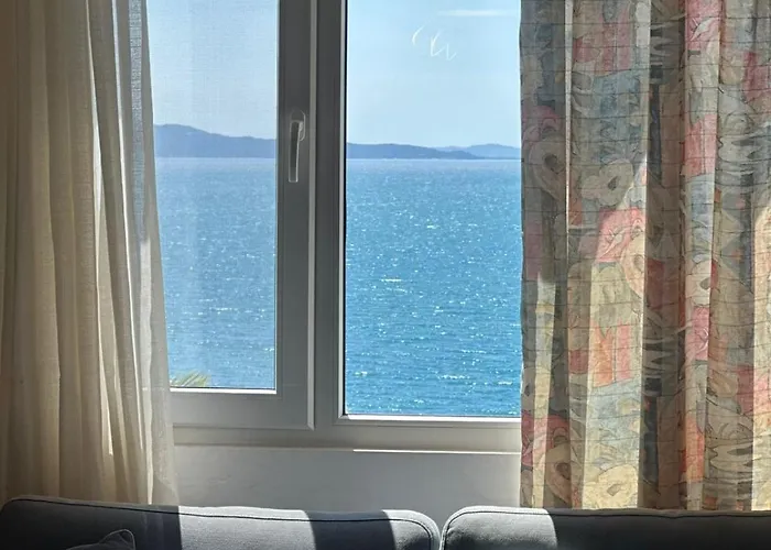 Flower Sea View Apartmán